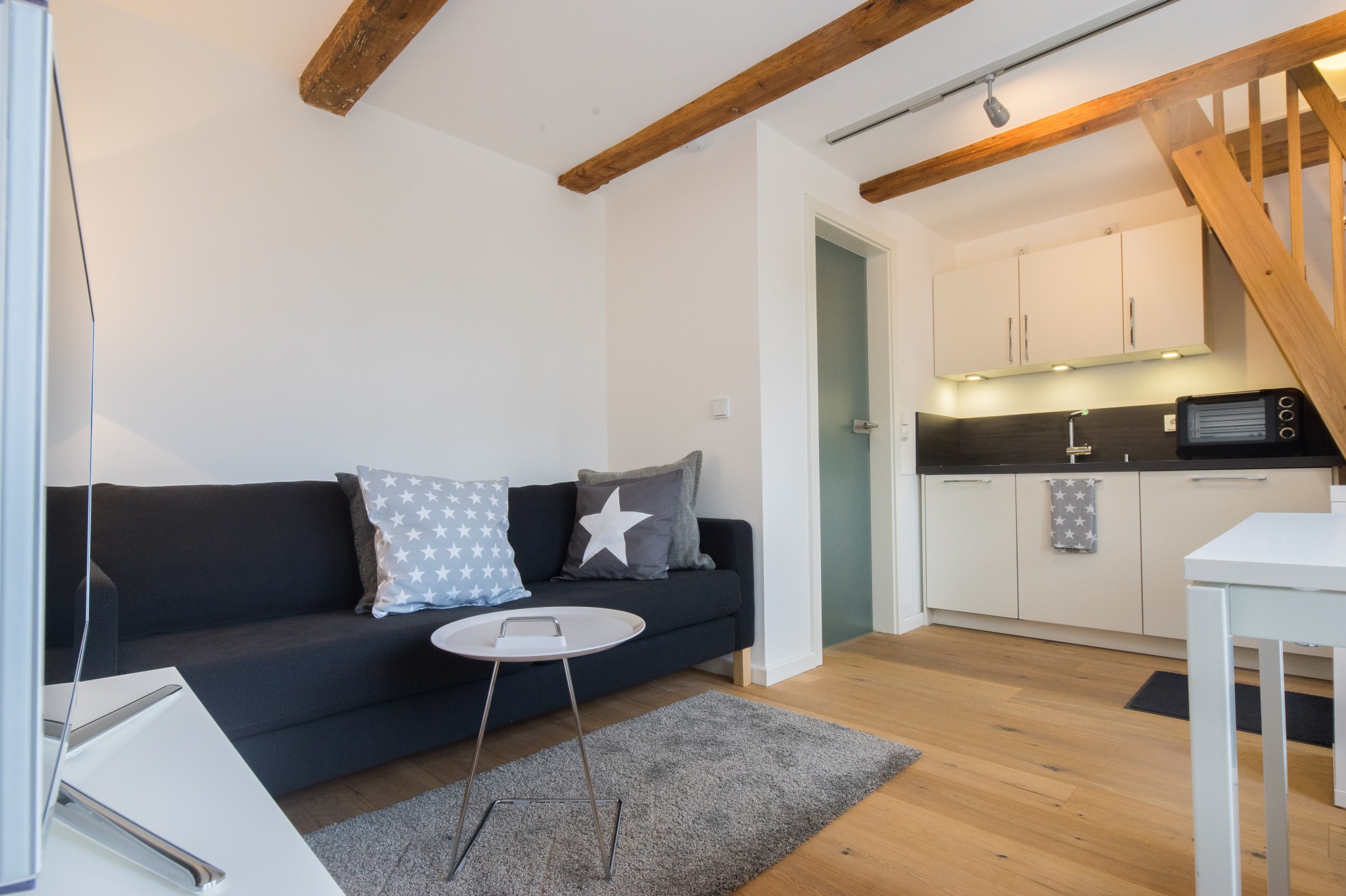 Hauptraum mit Fernseher