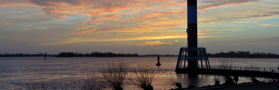 Elbblick Blankeneser Leuchtturm